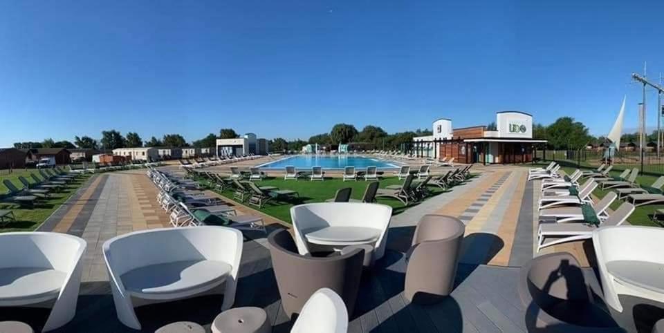 Living Easy Staycations At Tattershall Lakes Eksteriør billede